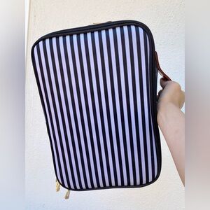 GORGEOUS LARGE STRIPED MAKEUP TRAVEL BAG **BRAND NEW**